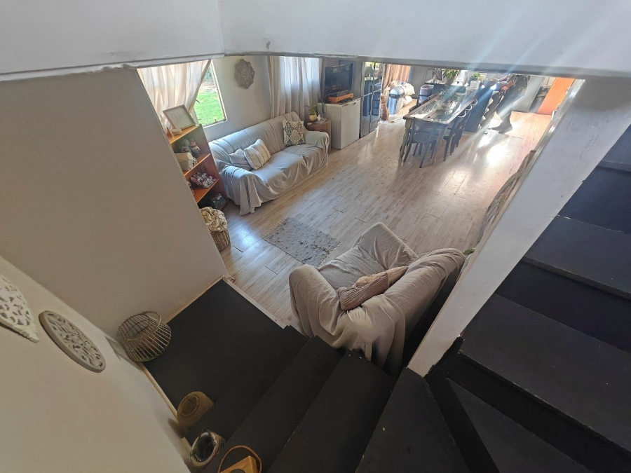 8 Bedroom Property for Sale in Fleurdal Free State
